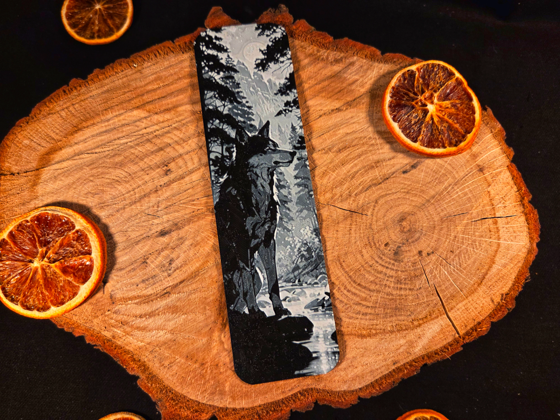 Wolf 2 bookmark - hueforge