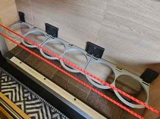Porta bottiglie pieghevole per camper e van