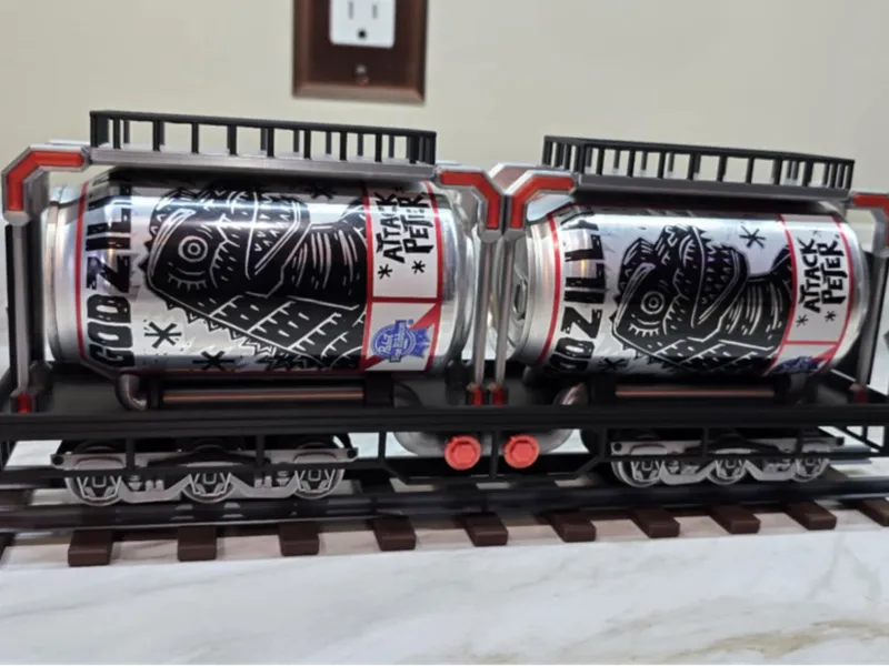 Dual Can Holding O Gauge train car can be coupled