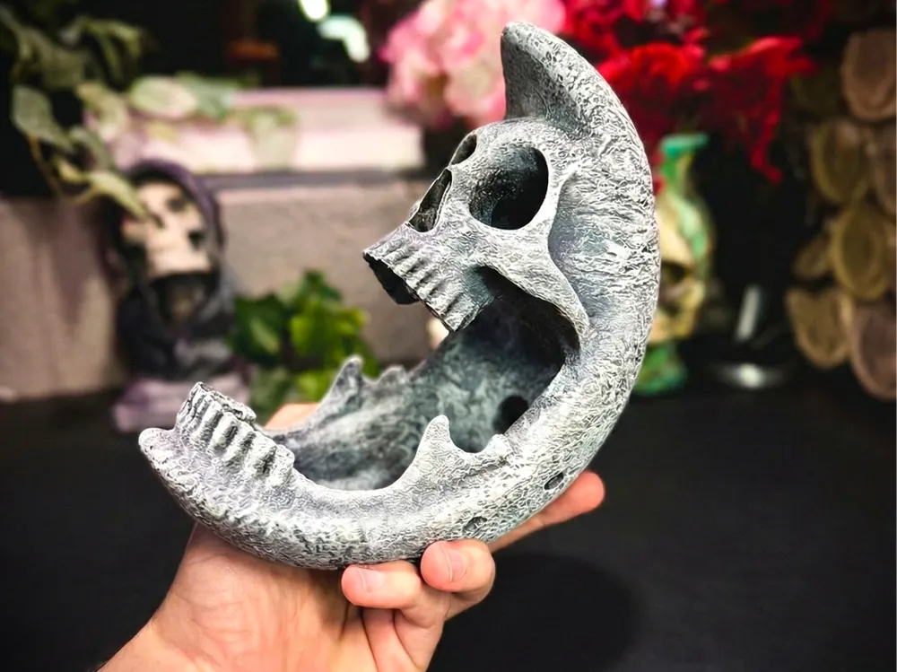 Regalo da collezione con ornamento decorativo a tema teschio, luna e pianeta