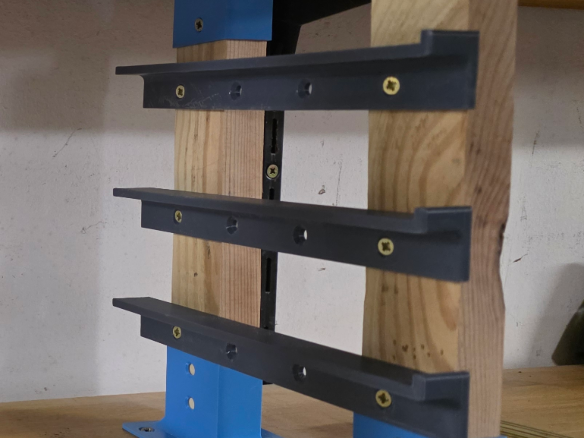 Regalschienen, Schienen für Sortierboxen