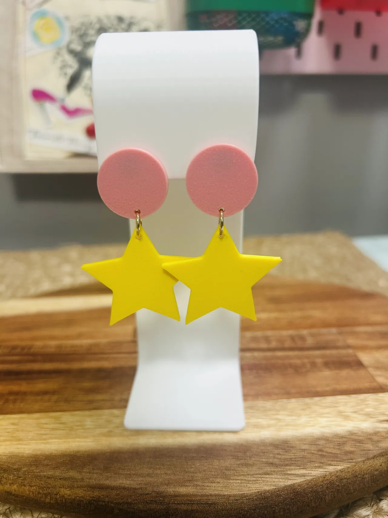 retro funky star earrings easy view 2