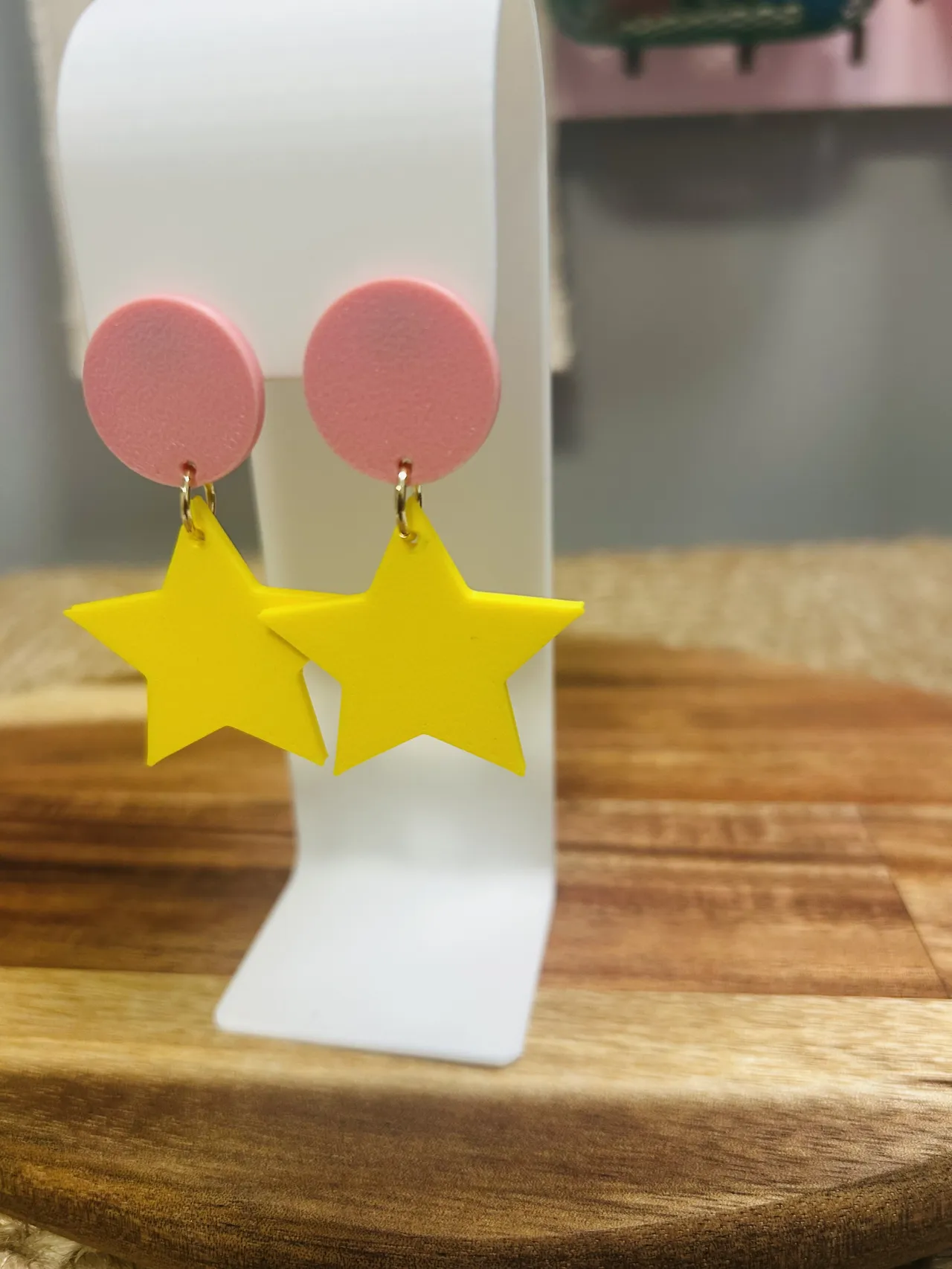 retro funky star earrings easy view 4