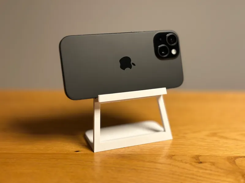 Simple FaceTime stand for iPhone (quick to print)