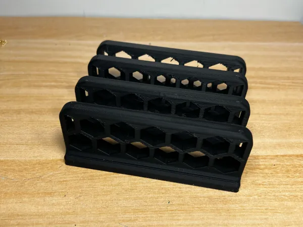 Support vertical pour ordinateur portable et tablette
