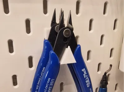 Clipper/pliers holder for IKEA skadis, easy print