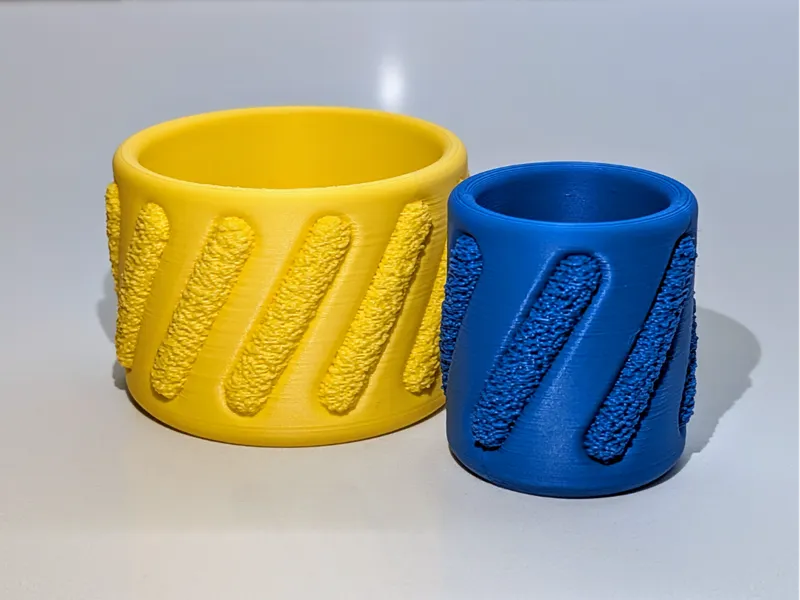 Cylindrical Tray with Fuzzy Lines - V01