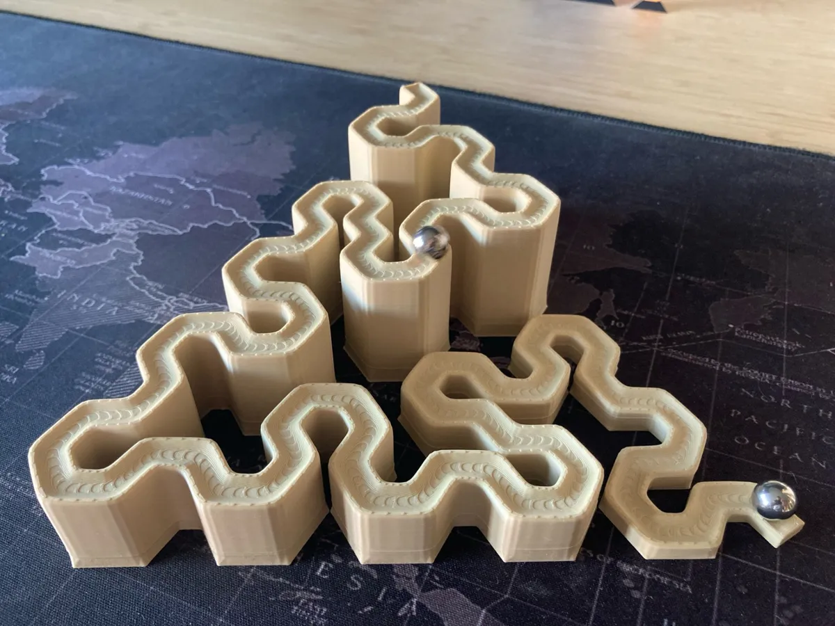Circuit à billes courbe de Sierpinski