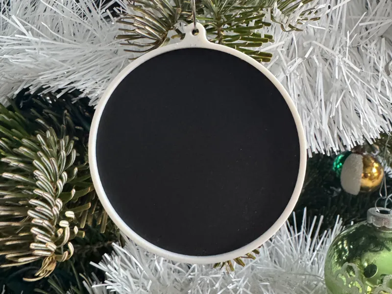 Parameterized circular ornament frame