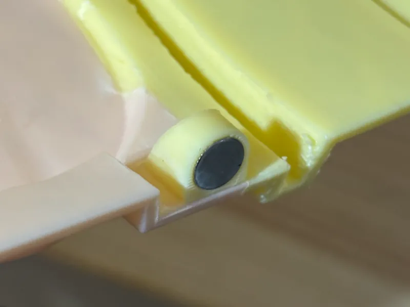 Magnet Holder (Helmet Closure System)
