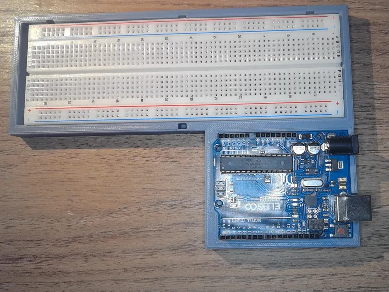 Arduino Case With BreadBoard and Ejection Button