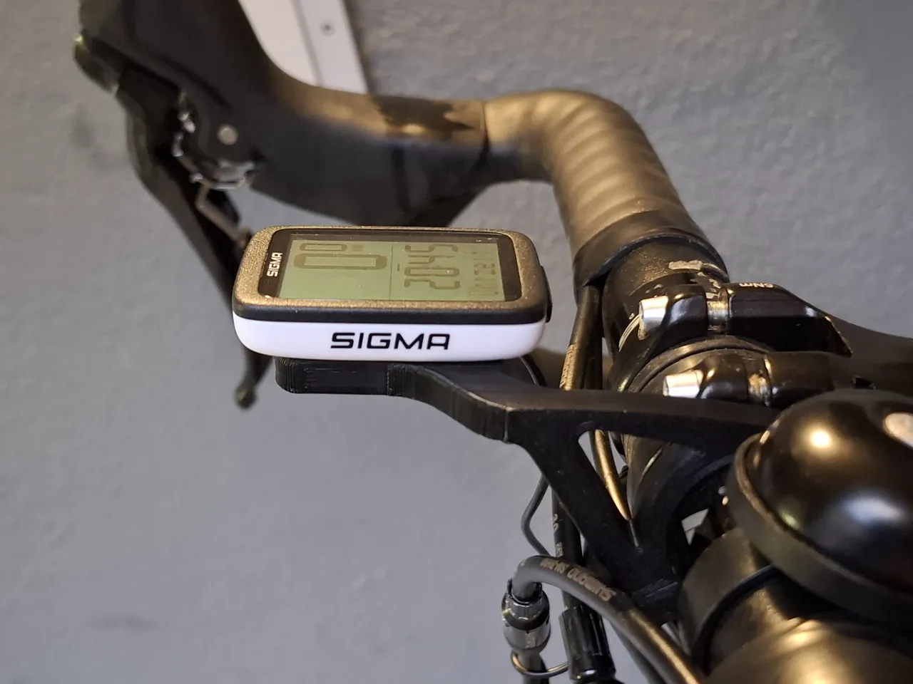 Sigma BC 10.0 WR bike computer mount view 3