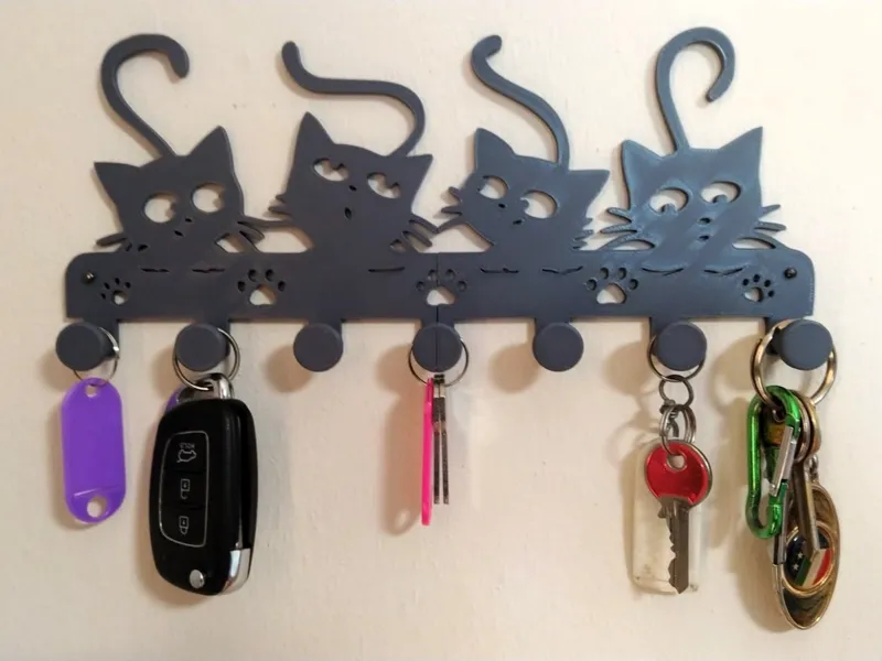 Cat-shaped wall key holder