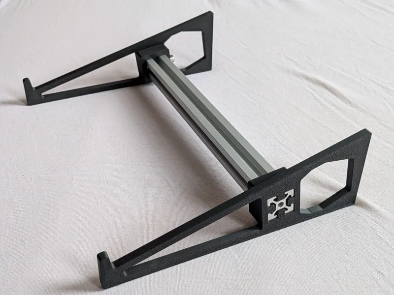 Basic laptop stand