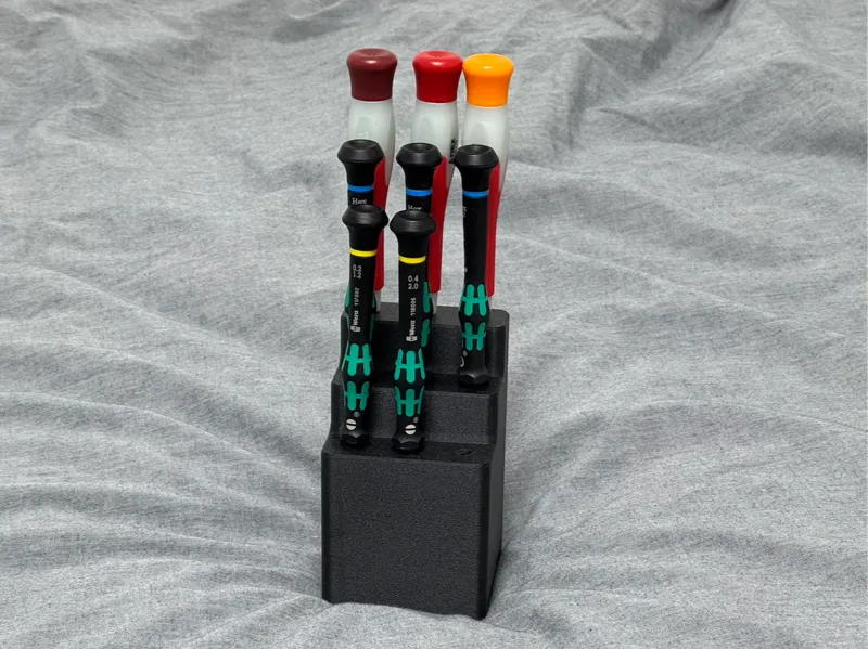 Minimal Screw Driver Holder