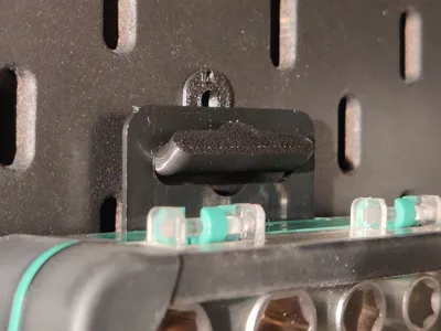 Euroslot hanger short profile for Skadis