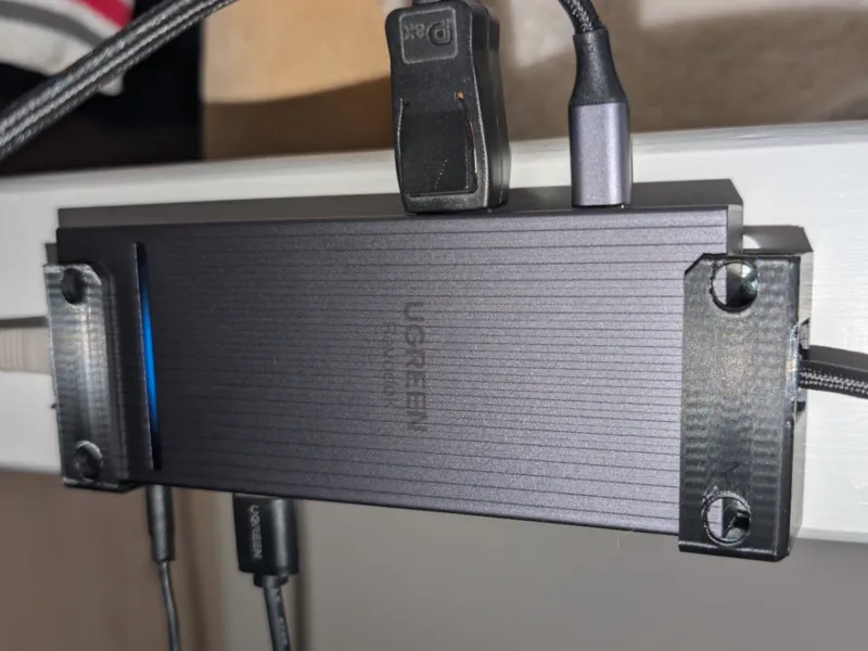 Ugreen Revodok 11 in 1 wall mount