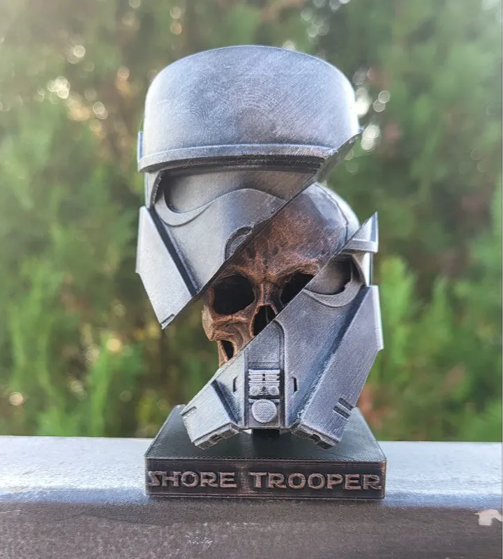 MINI SHORETROOPER SKULL ART