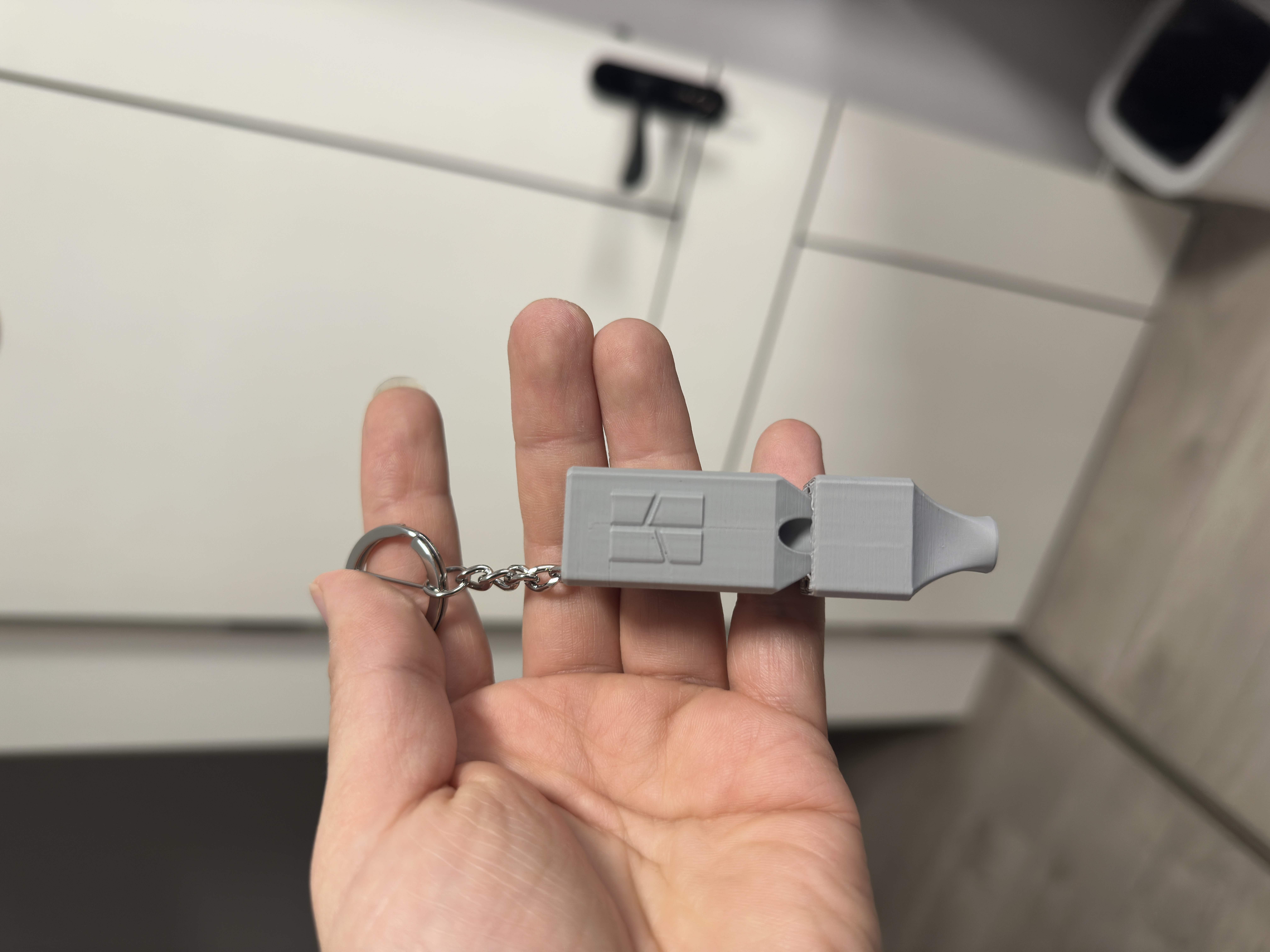 Miniatura 1 do modelo 3D 4孔超大声哨子、120 分贝（带挂孔、可配钥匙扣）