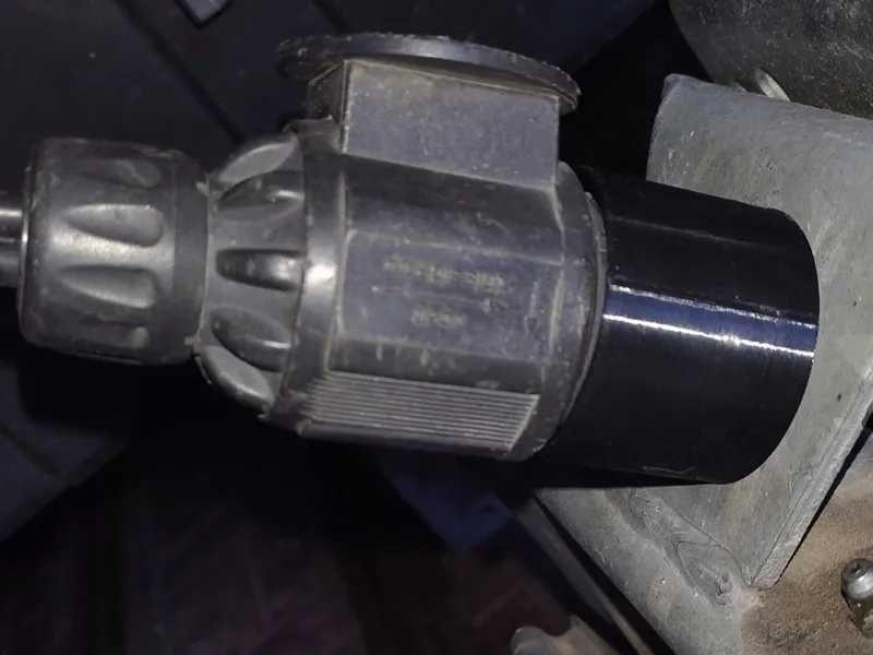 Halter für 13 Pol Stecker Saris  Anhänger