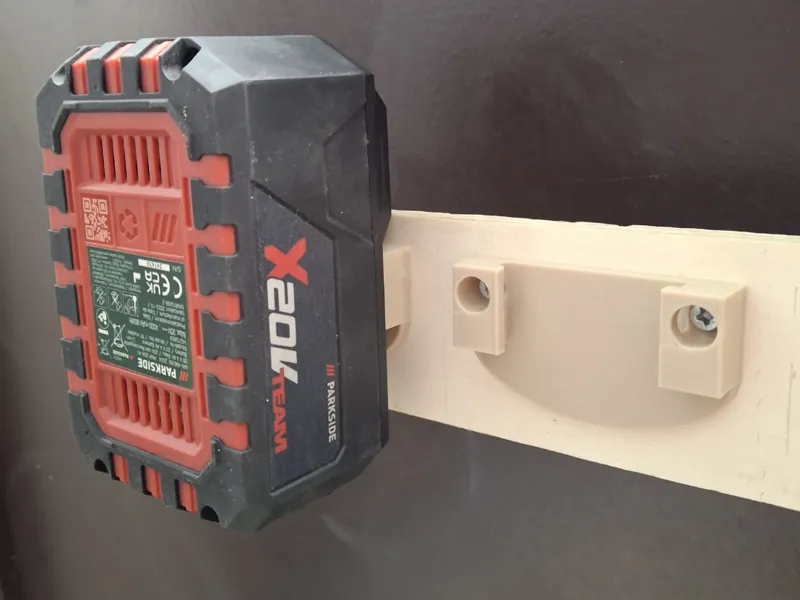 Supporto Parete Batterie Parkside 20V (ridotto)