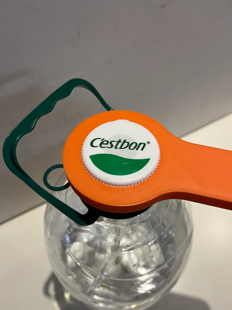 cap opener for 4.5L C'estbon water bottle | 4.5升怡宝矿泉水瓶开瓶器