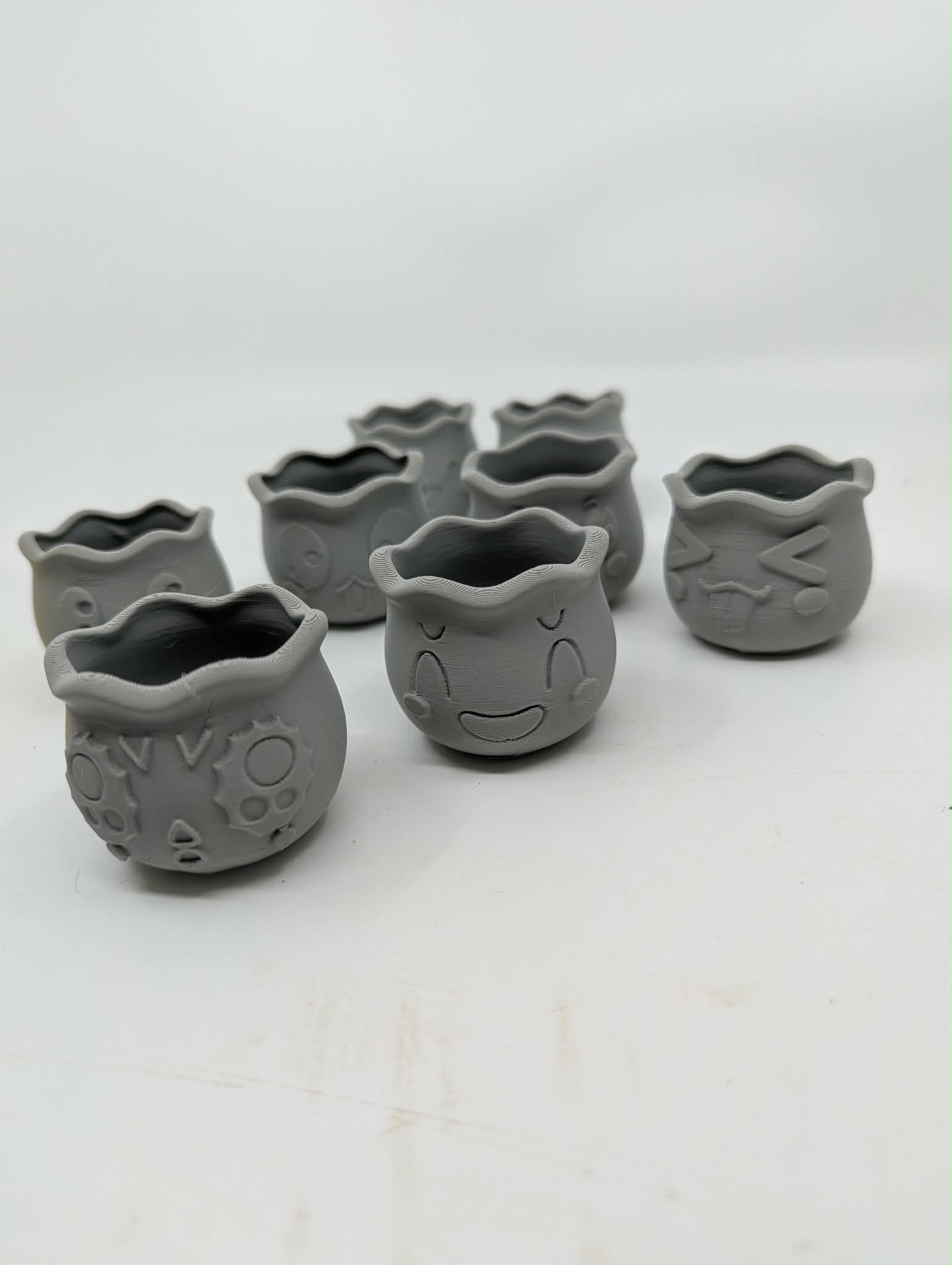 Miniatura 4 do modelo 3D Cute Face Emoji Planters | Succulent Pots