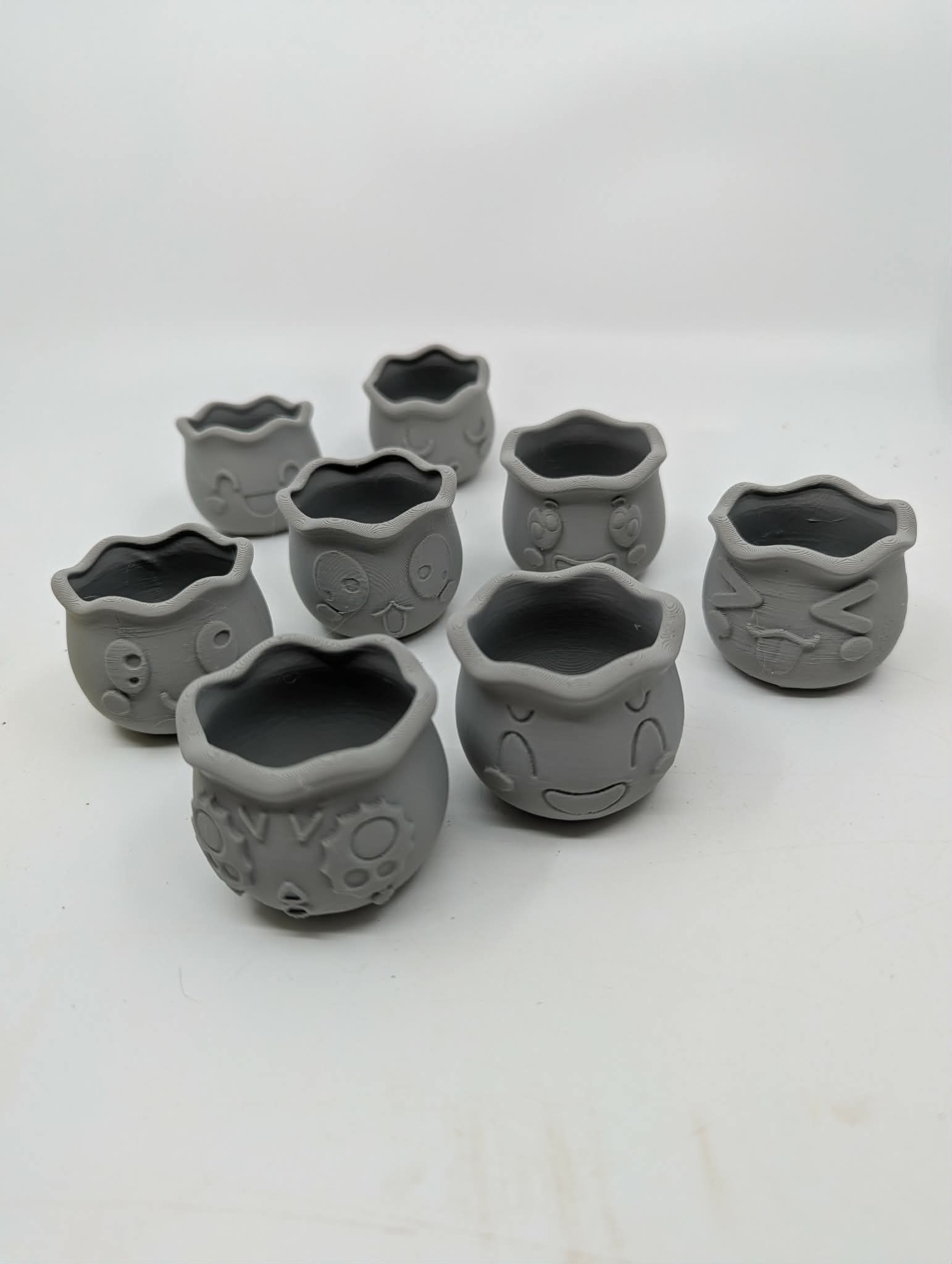 Miniatura 3 do modelo 3D Cute Face Emoji Planters | Succulent Pots
