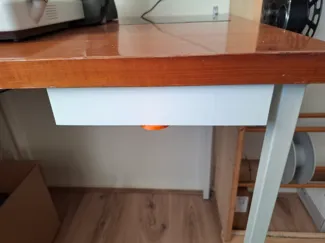 Underr_desk_twistdawer