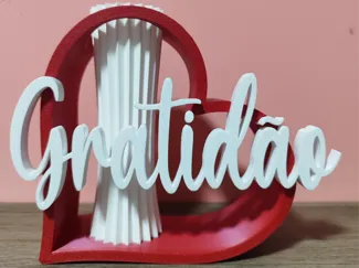 Coração com a palavra gratidão
