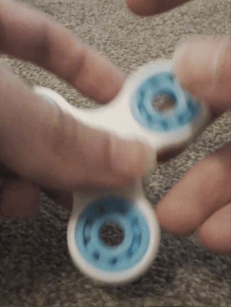 Classic fidget spinner in under an hour