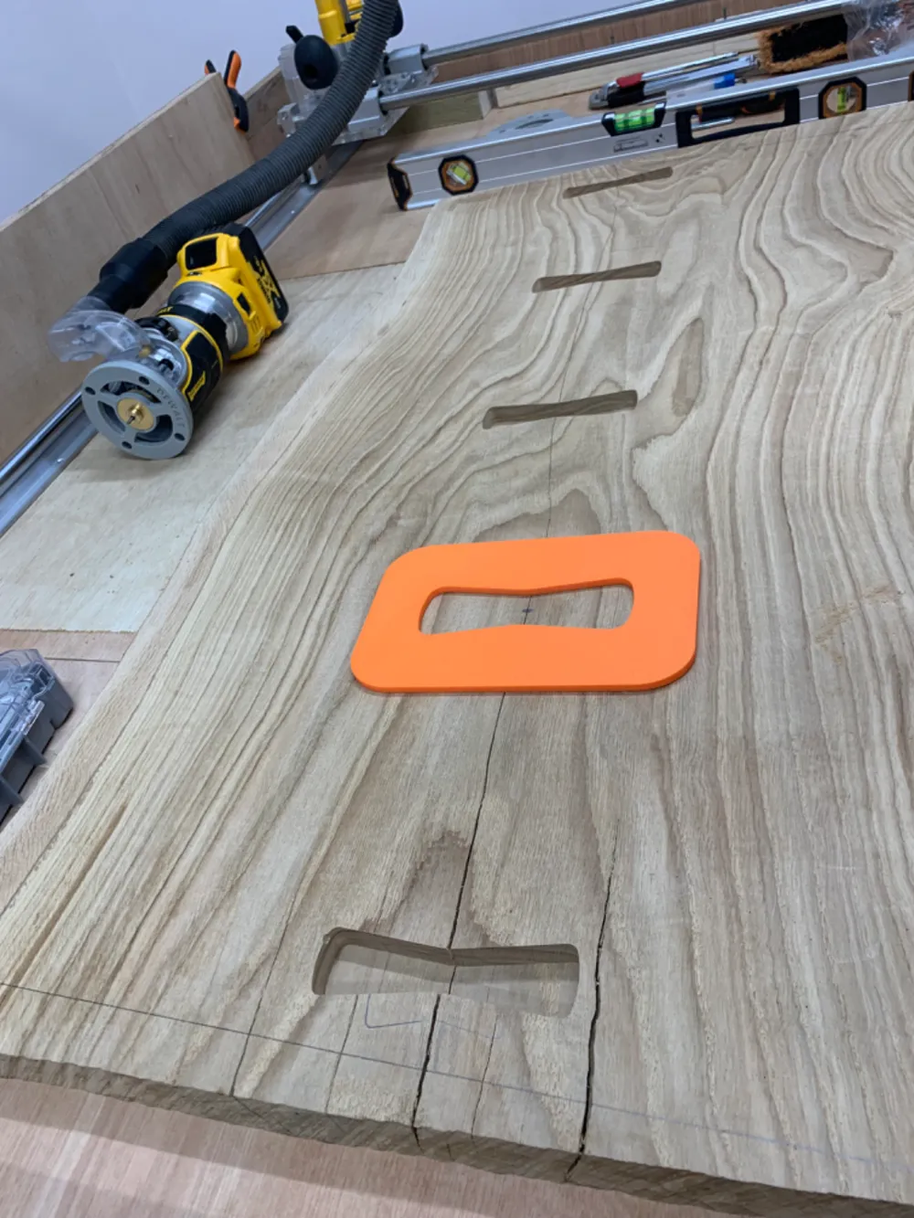 Bow Tie / Butterfly Router Jig - Long & Thin by BennyBoy1563 - MakerWorld