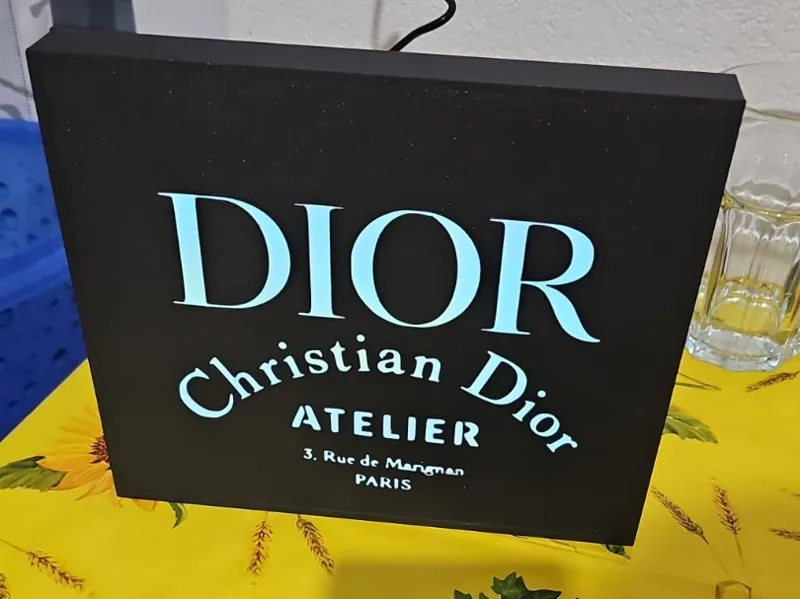 lightbox dior