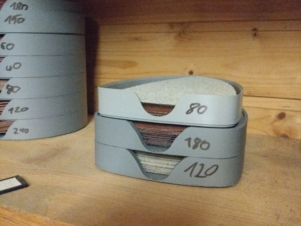 Halter für Dreieckschleifpapier – Kostenloses 3D-Druckmodell – MakerWorld