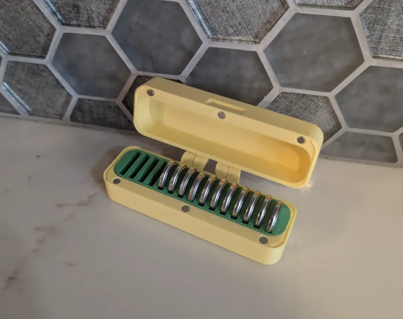 CR 2032 or LR44 Box - Magnetic