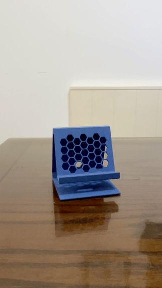 蜂窝悬浮散热手机支架（一体打印无需支撑，可穿充电线）