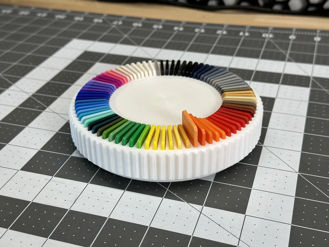 Spinning Filament Swatch Display - Lifts Swatches view 3