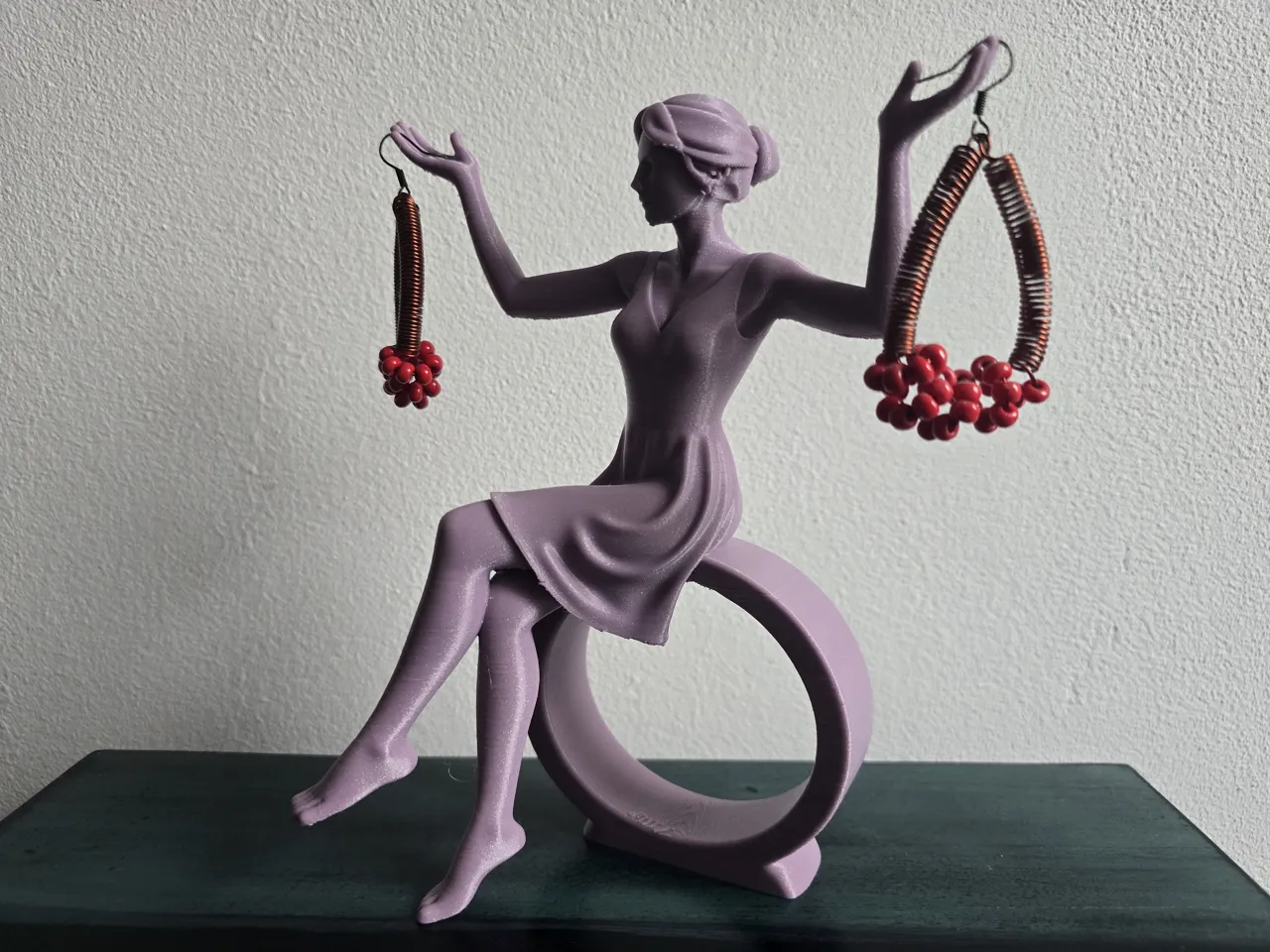 Earring Holder - Elegant Sitting Lady view 3