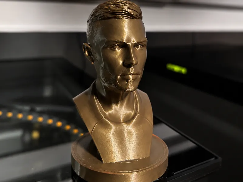 CRISTIANO RONALDO LEGENDARY COLLECTOR'S BUST