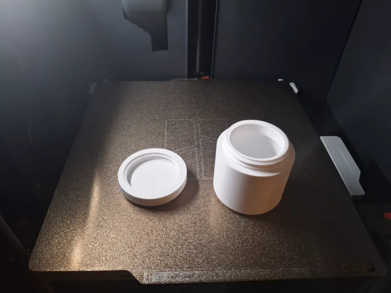 pot avec couvercle