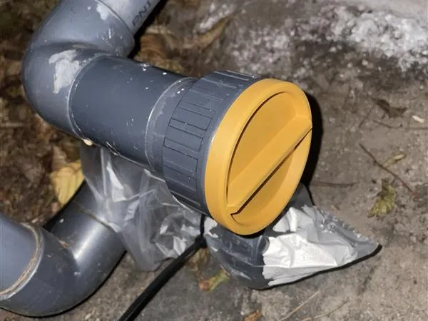 PVC pipe plug