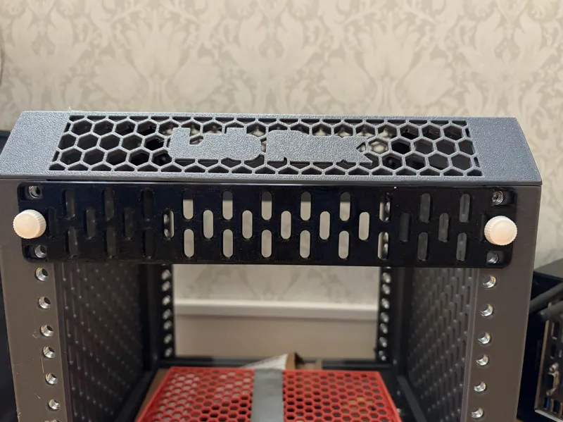 10-inch Rack Mount ventilation panel. Skadis  