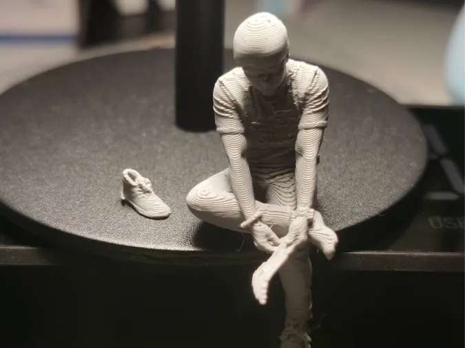 我的朋友--脱鞋子的人