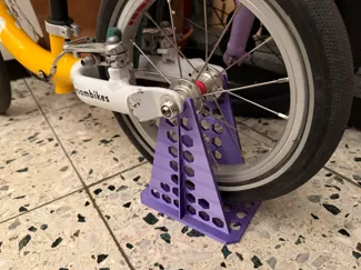 Woom 1 balance bike stand
