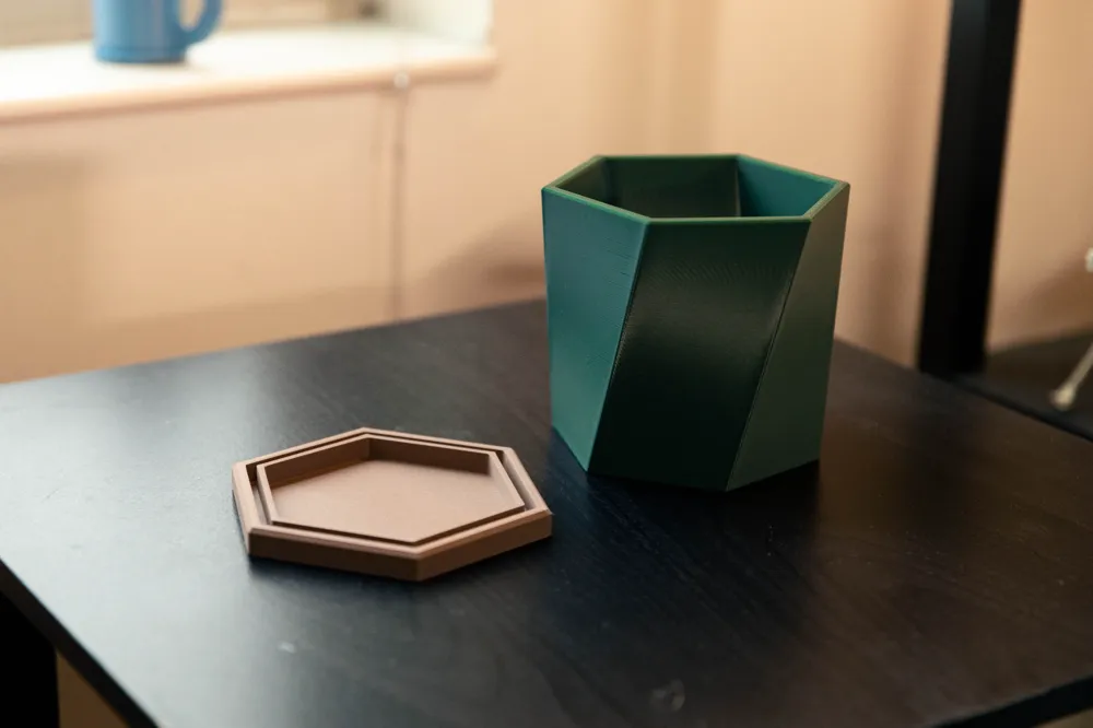 Twisted Hex Succulent Pot w/ drainage by SD Studios - MakerWorld