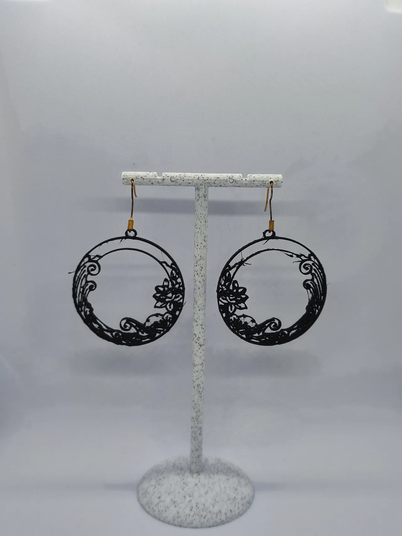 Aretes Lunas de Estirpe Floral view 2