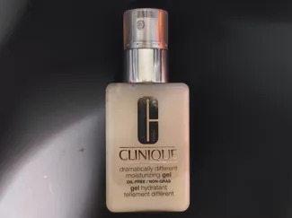 Clinique Dramatically Different Bottle Cap