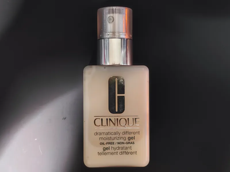 Clinique Dramatically Different Bottle Cap