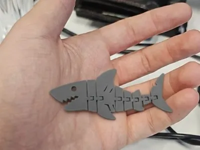 Flexy articulated shark toy