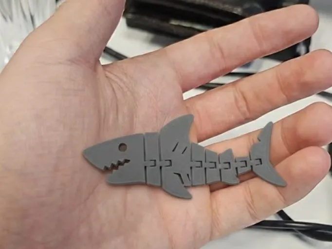 Flexy articulated shark toy